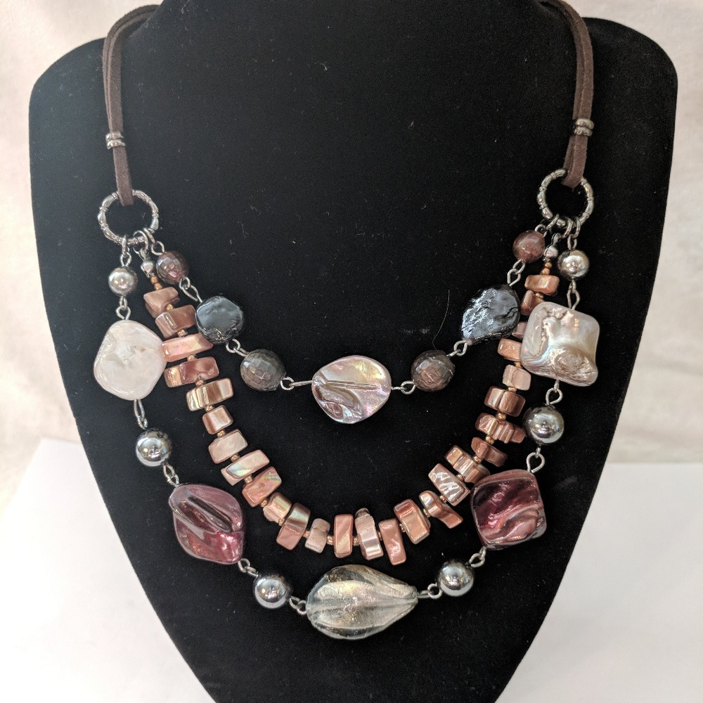 NWT Shell Statement Necklace Lifestyle Studios